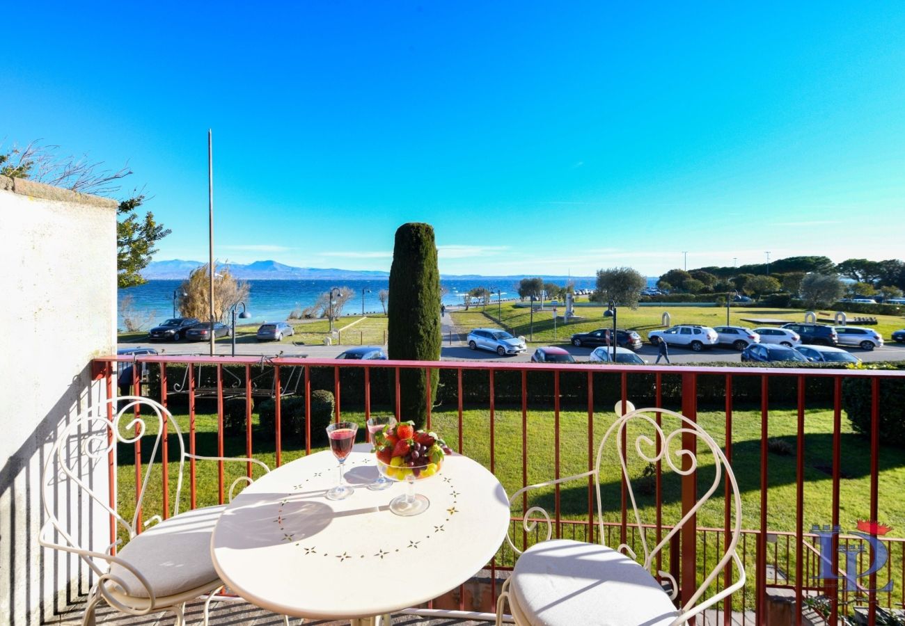 Apartment in Sirmione - 74 Desenzanoloft Eden LAKE VIEW AND PRIVATE BEACH