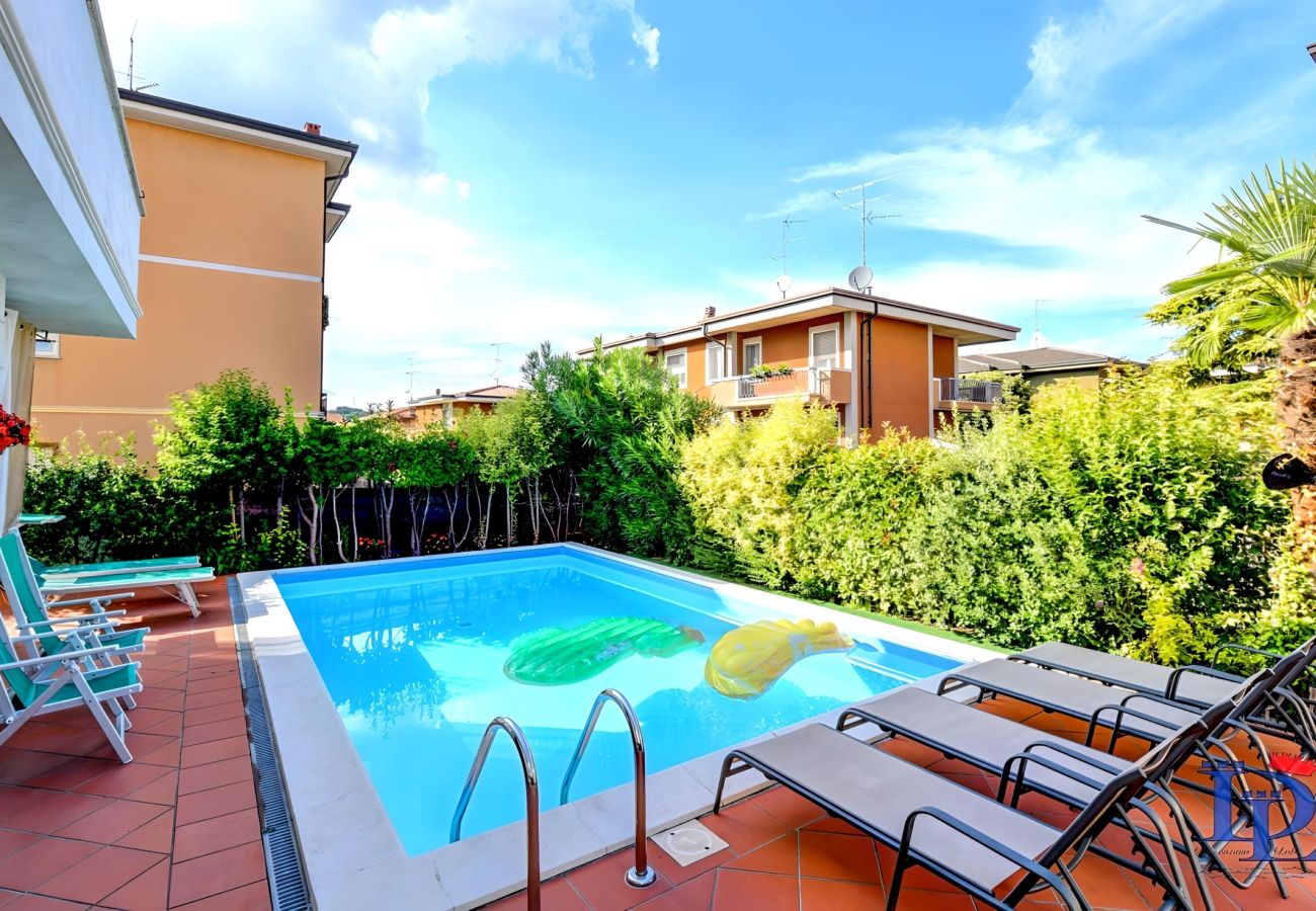 Apartment in Desenzano del Garda - 45 - Garden and Pool in Desenzano centrum