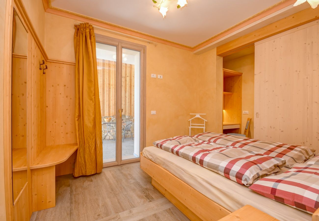 Apartment in Tignale - Principe - adults only apartment