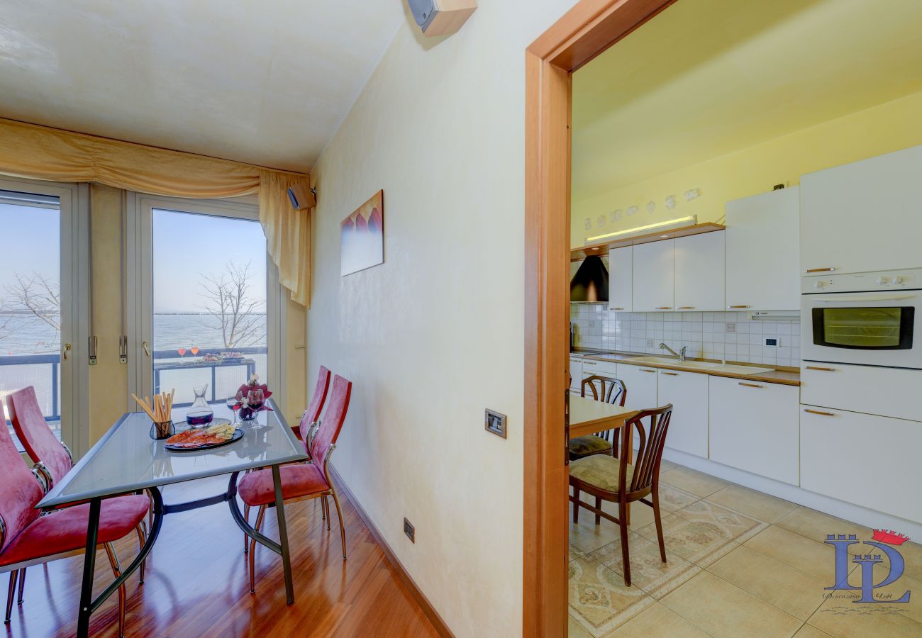 Apartment in Desenzano del Garda - 28-Desenzanoloft : CHARMING ON THE LAKE