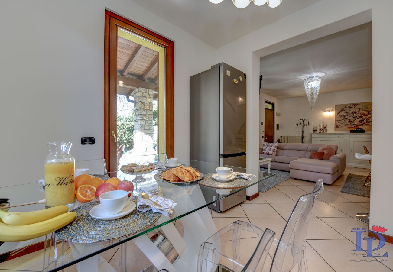 Villa in Desenzano del Garda - 20- LUXURYSUITE WITH JACUZZI AND GARDEN