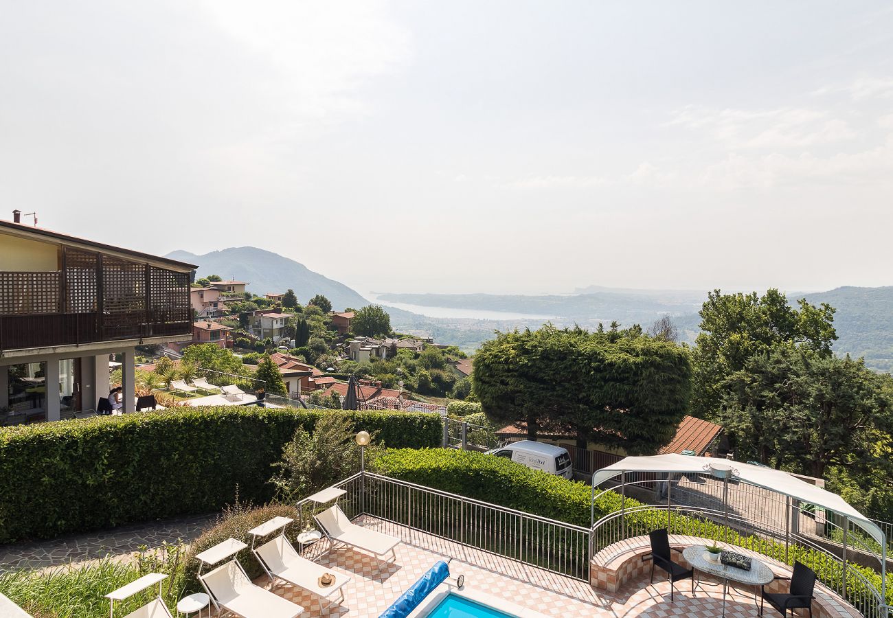 Villa in Villanuova sul Clisi - Villa Montagne & Lago by Garda FeWo