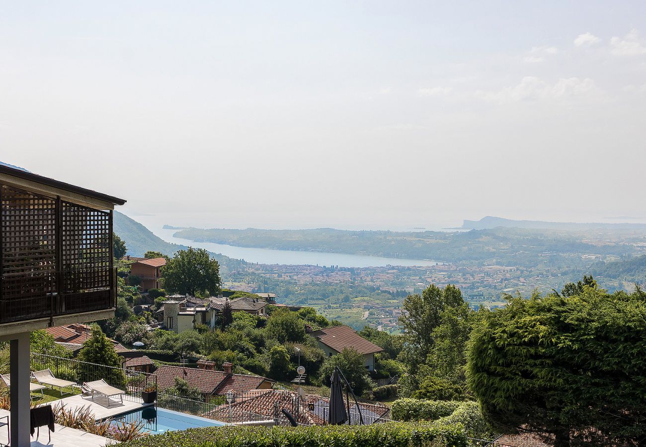 Villa in Villanuova sul Clisi - Villa Montagne & Lago by Garda FeWo