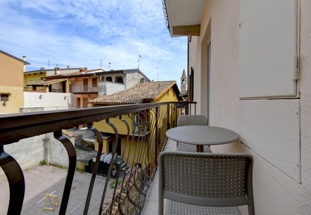 Apartment in Toscolano-Maderno - Tre passi dal lago 2 by Garda FeWo