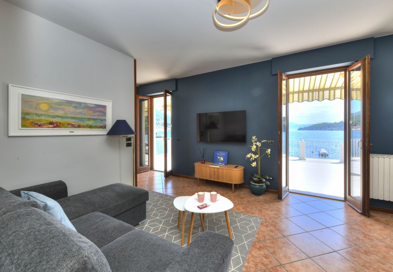 Apartment in Salò - La Vela Deluxe