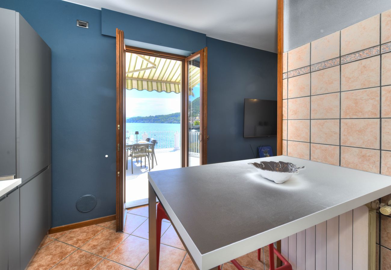 Apartment in Salò - La Vela Deluxe