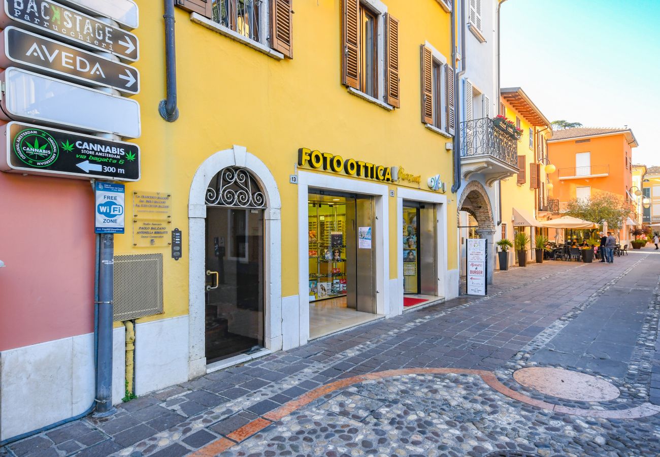 Desenzanoloft, casa vacanze, Desenzano, Lago di Garda, Sirmione, affitti brevi