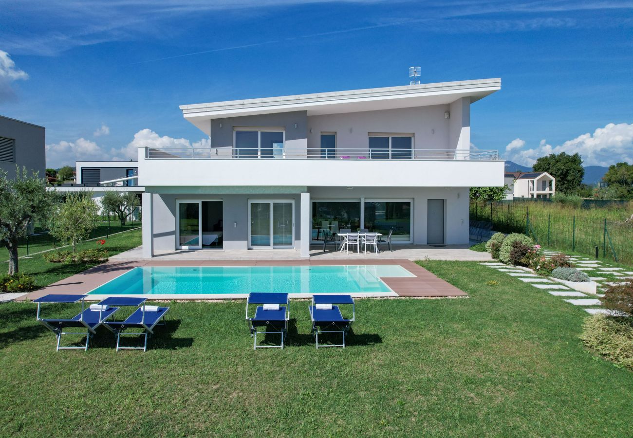 Villa a Moniga del Garda - Villa Easy Life by Garda FeWo