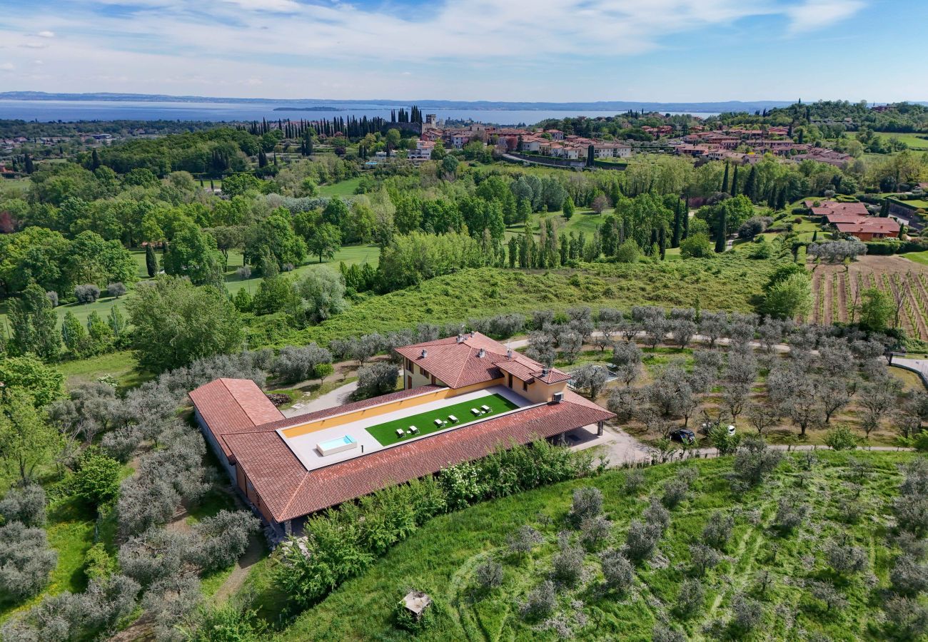 Agriturismo a Polpenazze del Garda - Agriturismo Sentieri del Vino - Lago Lucone