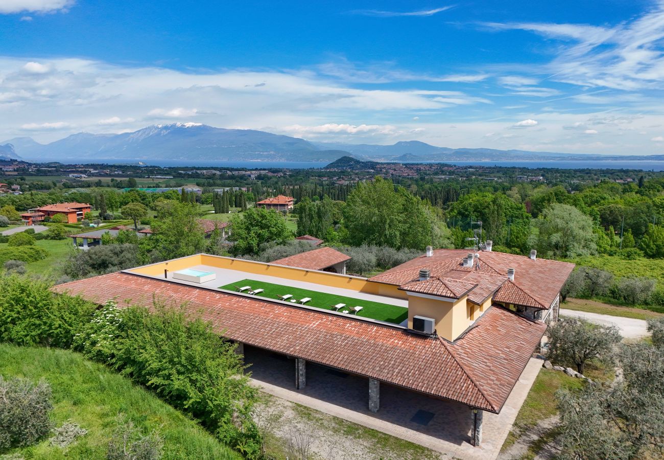 Agriturismo a Polpenazze del Garda - Agriturismo Sentieri del Vino - Lago Lucone