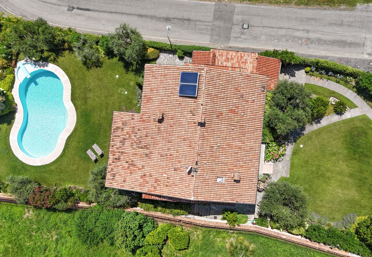 Villa a Manerba del Garda - Villa Casa Montecolo