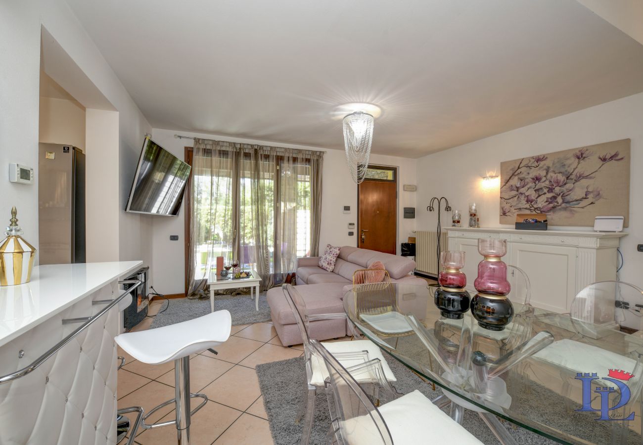 Villa in Desenzano del Garda - 20- LUXURYSUITE WITH JACUZZI AND GARDEN